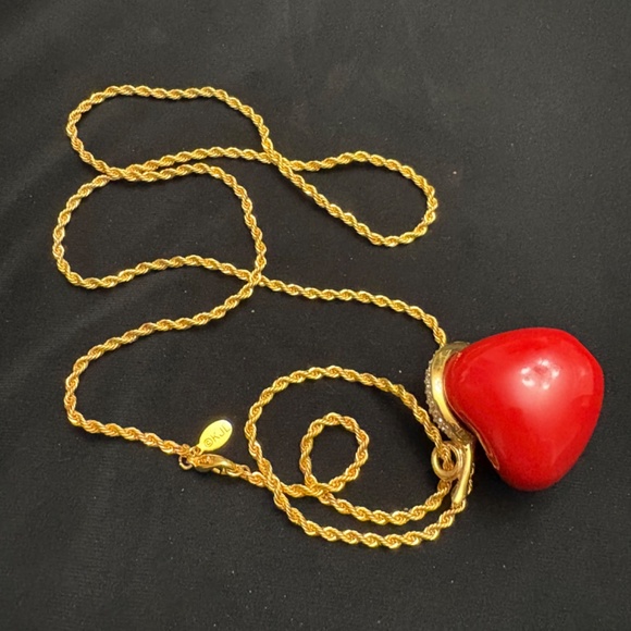 neckless - Picture 2 of 2